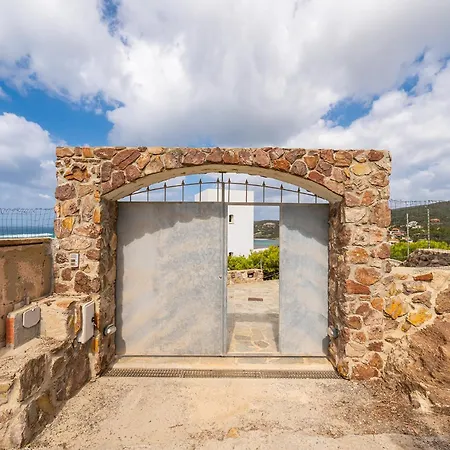 Natalia - Calamenhir Carloforte (Isola di San Pietro)